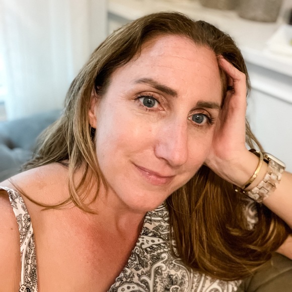 Meet your Posher, Cara - Picture 2 of 3